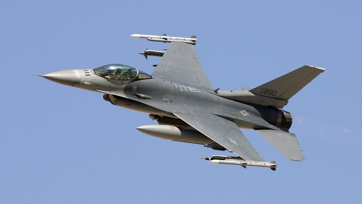 F-16 là một trong số các chiến đấu cơ được Mỹ sản xuất với số lượng lớn nhất.