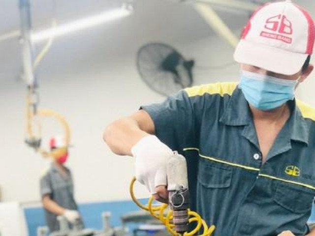 Tin tức trong ngày - Ai được nhận tiền hỗ trợ do giảm giờ làm, chấm dứt hợp đồng lao động?
