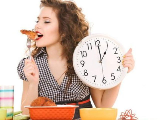 Sức khỏe đời sống - 3 thời điểm ăn vào dễ béo nhất trong ngày, người muốn giảm cân nhất định phải biết điều này