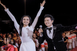 Giải trí - Tin tưởng hoa hậu Ngọc Châu, MC Vũ Mạnh Cường làm điều "liều lĩnh" trên sóng trực tiếp