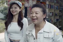 Clip hài hước - Thanh niên được khách quen nhờ trông hộ "con gái" và cái kết