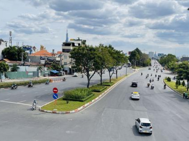 Tin tức trong ngày - Cận cảnh sân bay, cửa ngõ Đông TP HCM mùng 8 Tết