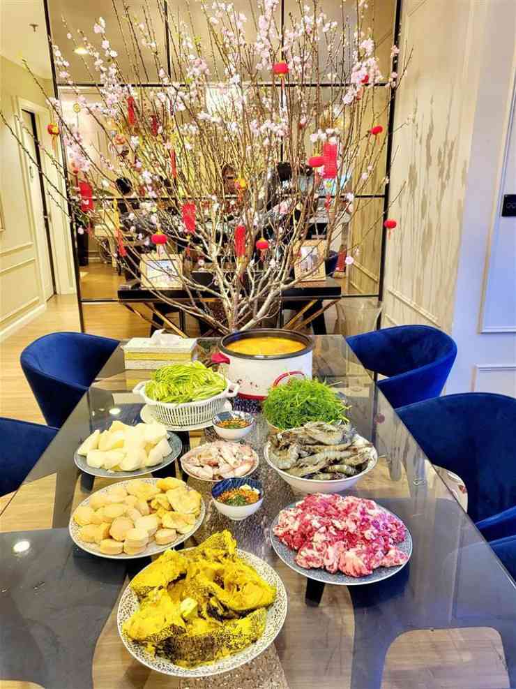 Một năm quá viên mãn, vợ Mạnh Trường hạnh phúc hé lộ nhà sang - 4