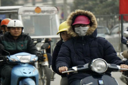 Tin tức trong ngày - Hà Nội 10 độ C, Trung Bộ mưa về đêm