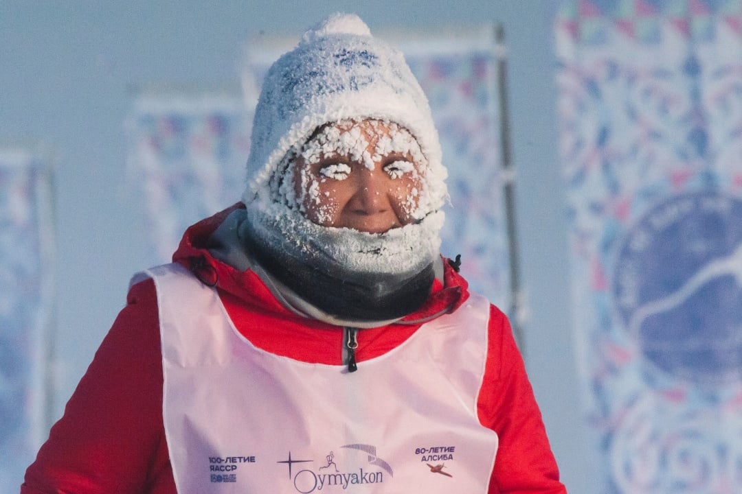 Cư dân ở Yakutsk với khuôn mặt phủ đầy tuyết (ảnh: RIA Novosti)