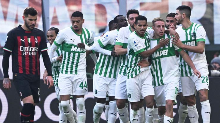 AC Milan đã chơi bạc nhược khi tiếp đón Sassuolo trên sân nhà San Siro