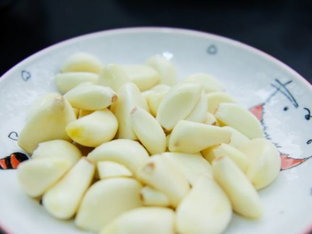 Sức khỏe đời sống - Những người này cần tránh xa tỏi