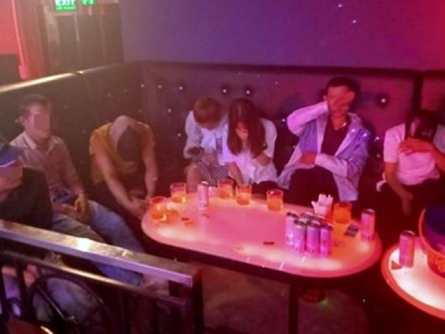 Pháp luật - Nhiều đối tượng phê ma túy trong quán 21 Club Quảng Nam