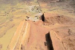 Video: Ả Rập Saudi bắt đầu xây dựng siêu thành phố tương lai dài 170km trên sa mạc