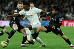 Bóng đá - Real hụt hơi ở La Liga: Ancelotti bênh "chân gỗ" Vinicius, chưa đầu hàng Barca