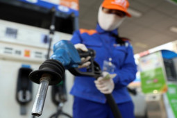 Thị trường - Tiêu dùng - Giá xăng dầu hôm nay 31/1: Tiếp tục tăng, giá xăng trong nước tăng mạnh kể từ 19h ngày 30/1