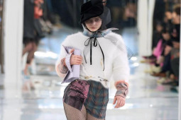 Thời trang - Sự ma mị, cổ điển đẹp phát mê của nhà mốt Margiela trong Tuần lễ thời trang Paris