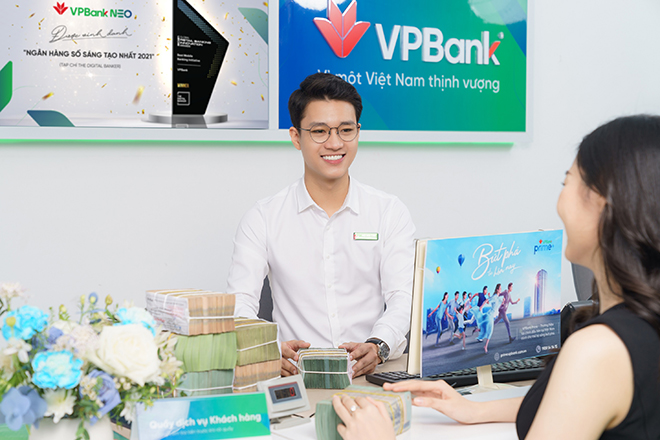 Gửi tiền tại VPBank, khách hàng trúng thưởng sổ tiết kiệm gần 300 triệu đồng - 3