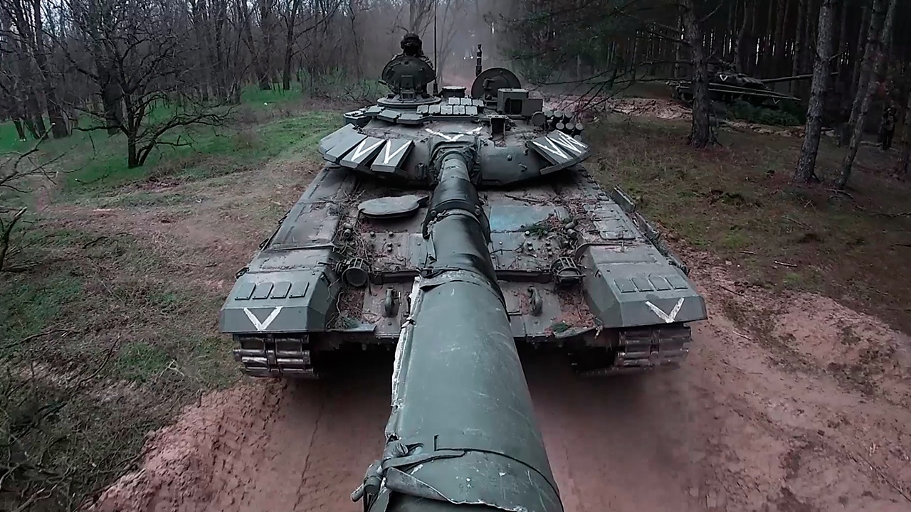 Trong xung đột, Nga thường tránh để các xe tăng chủ lực giao tranh trực diện với xe tăng Ukraine.