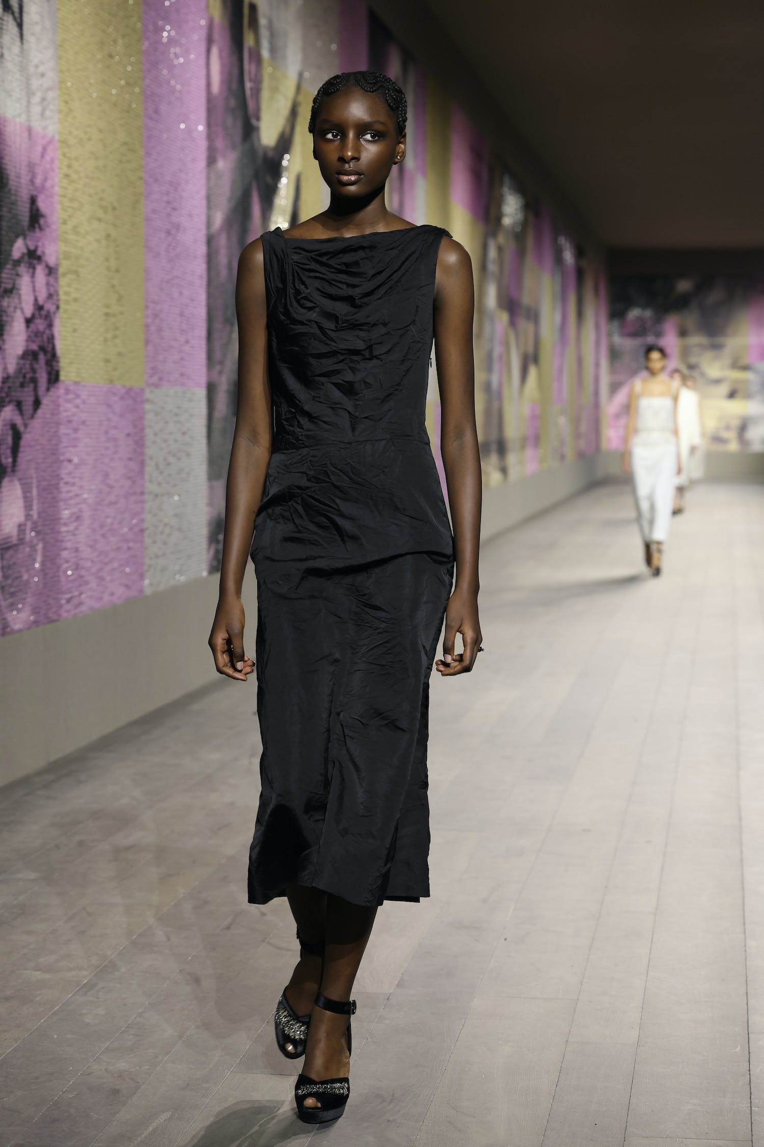 Maria Grazia Chiuri đưa sự thanh lịch của Dior lên tầm cao mới - 7