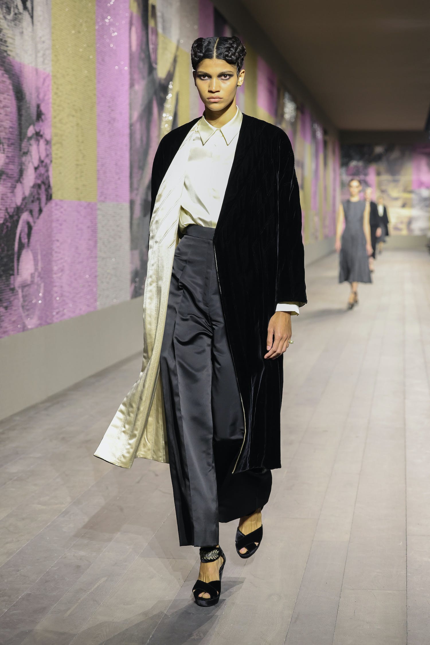 Maria Grazia Chiuri đưa sự thanh lịch của Dior lên tầm cao mới - 15