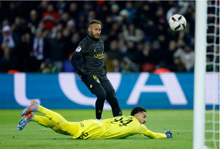 Neymar mở tỷ số cho PSG đầu hiệp 2 nhưng họ đã để Reims cầm hòa 1-1 cuối trận