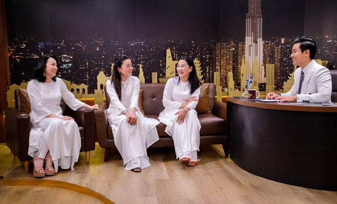 Cả 3 thoải mái chia sẻ về cuộc sống hiện tại với MC Nguyên Khang