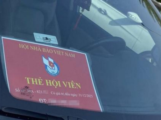 Tin tức trong ngày - Yêu cầu xử lý nghiêm xe gắn phù hiệu Hội Nhà báo Việt Nam để bỏ qua vi phạm
