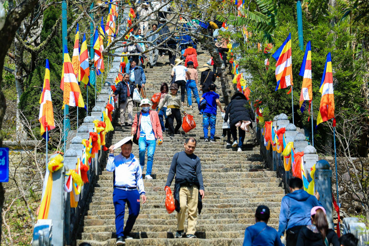 Những đoạn đường thử thách nhiều người hành hương.