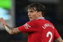 Tin mới nhất bóng đá tối 30/1: MU quyết từ chối bán Lindelof cho Inter