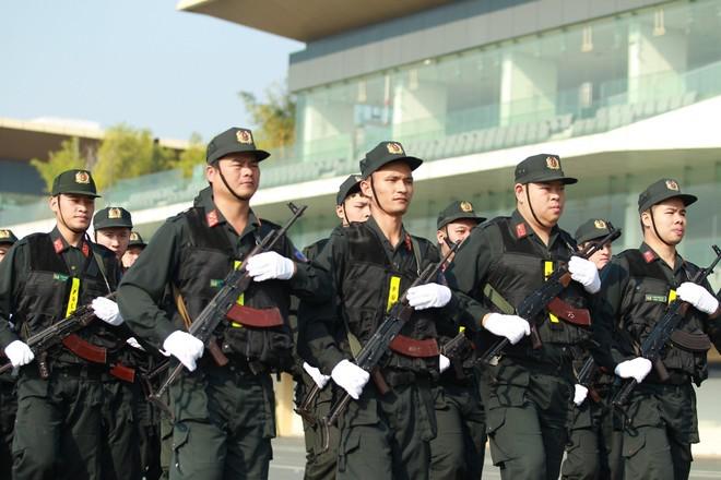 Sửa quy định về hạn tuổi phục vụ cao nhất của sĩ quan, hạ sĩ quan công an tại Luật Công an nhân dân cho phù hợp
