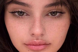 Làm đẹp - Dầu dừa, lô hội dưỡng mi dày, dài, mượt đẹp nhất