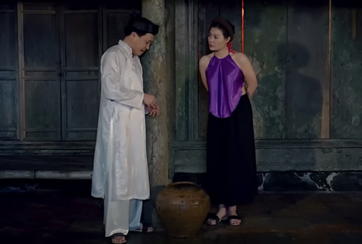 Ngoài ra, cô cho biết thêm: &#34;Trong phim &#34;Giấc mộng quan trường&#34;, với nhân vật cô vợ trẻ của quan tri phủ, tôi nghĩ hình ảnh tươi trẻ như vậy là hợp lý, gợi cảm nhưng vẫn trong giới hạn. Trên hết, khi nhận bất cứ vai nào, tôi luôn quan tâm đến yếu tố kịch bản&#34;.
