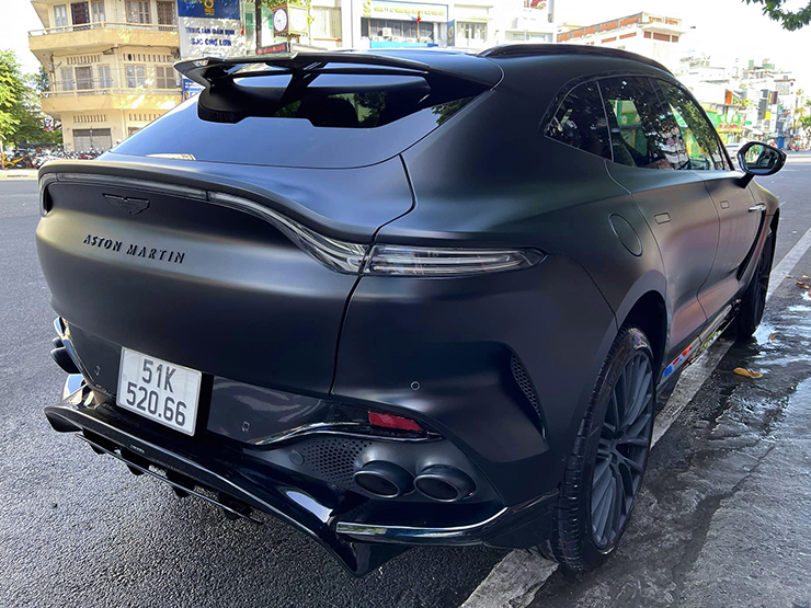 Aston Martin DBX 707 của ông chủ Coffee Trung Nguyên lộ diện trên đường phố - 3