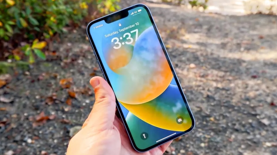 “Lên đời” từ iPhone XR, nên chọn iPhone 14 Pro hay iPhone 14? - 1