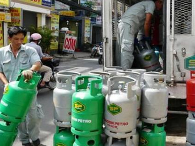Thị trường - Tiêu dùng - Giá gas tăng mạnh, gần 500.000 đồng/bình 12 kg