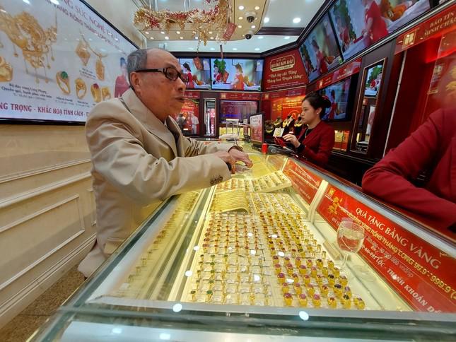 Người Việt mua 18 tấn vàng trong 14 năm, nhiều nhất khu vực ASEAN - 1