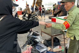 Cận cảnh các bãi xe ''chặt chém'' tại Hà Nội