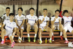 Bóng đá - HAGL nhà bầu Đức đua V-League: Từ đội bóng quốc dân đến ngôi sao cô đơn