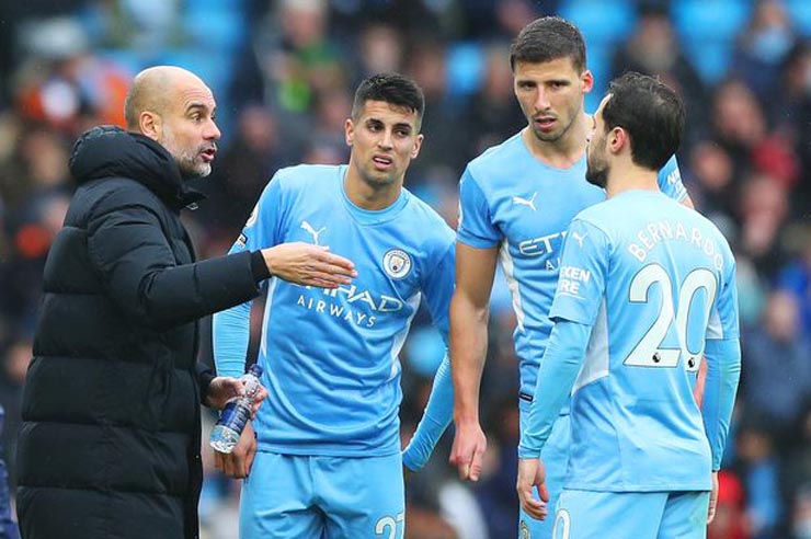 Man City loạn chưa từng thấy: Cancelo &#34;bật&#34; HLV bị đuổi, phe Bồ Đào Nha giận dữ - 2