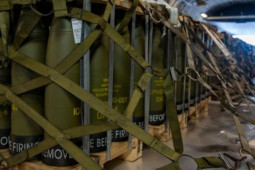 Mỹ âm thầm chuyển đạn pháo từ kho dự trữ ở Israel cho Ukraine