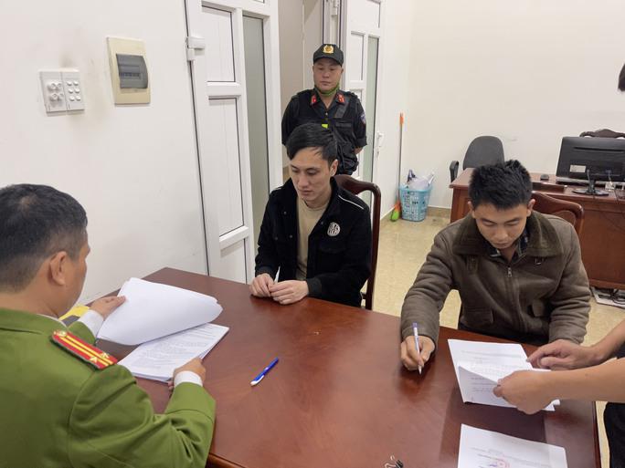 Công an làm việc với các đối tượng