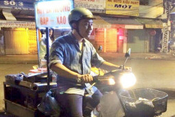 Đời sống Showbiz - Sao nam từng sống ở cống, giờ kiếm 300 tỷ trong 11 ngày