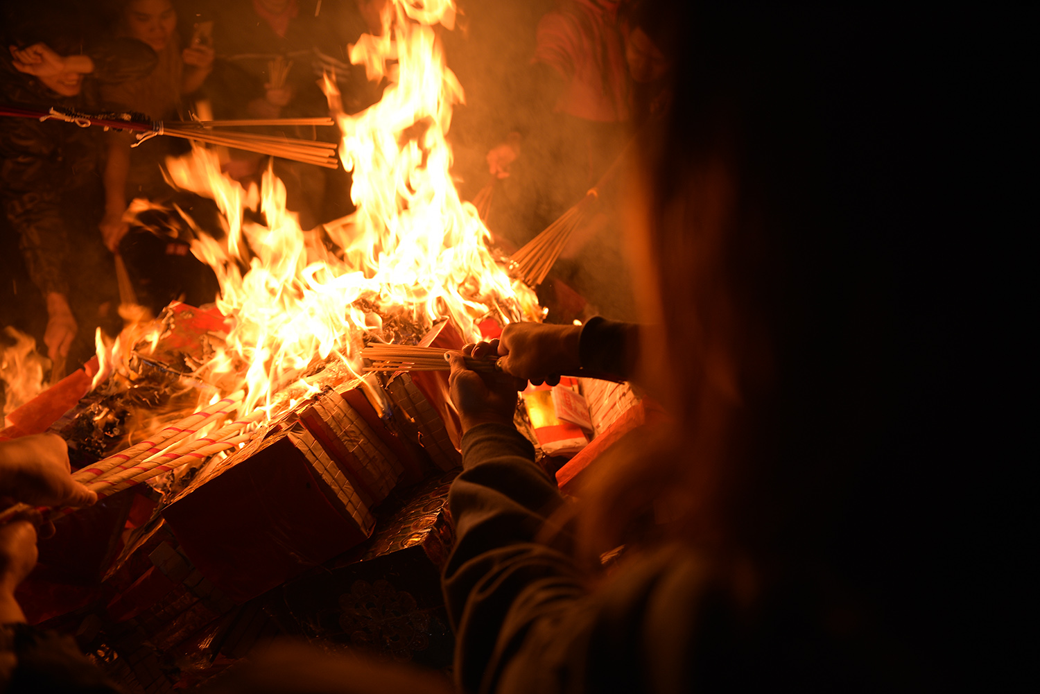 Người dân An Định quan niệm rằng xin lửa mang về nhà là xin được lộc thánh về để có được nhiều may mắn, thịnh vượng trong năm mới. Người lớn xin lửa để mong làm ăn phát đạt, người già để cầu mong sức khỏe, trẻ em cầu một năm mới học giỏi.