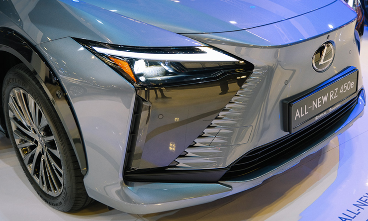Cận cảnh Lexus RZ450e - SUV thuần điện giá chỉ từ 1,3 tỷ đồng - 3