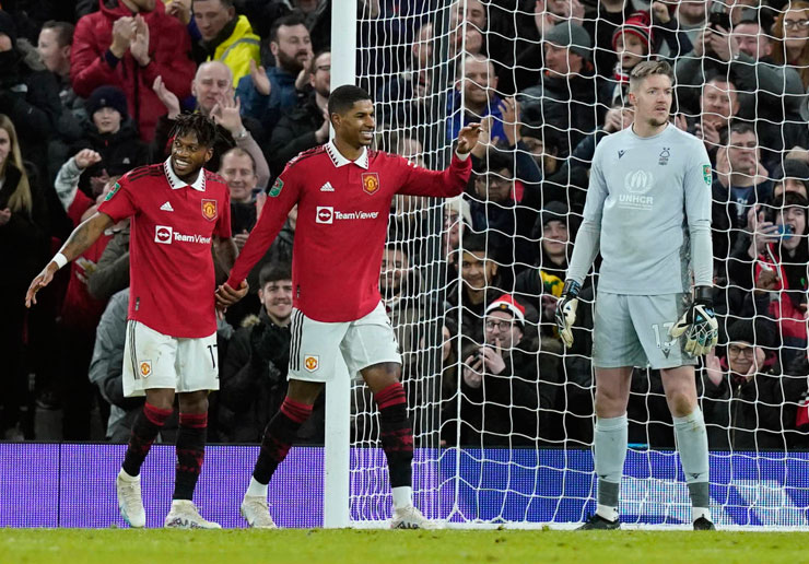 MU nhẹ nhàng đánh bại Nottingham Forest 2-0 ở Old Trafford để lần thứ 10 vào chung kết League Cup