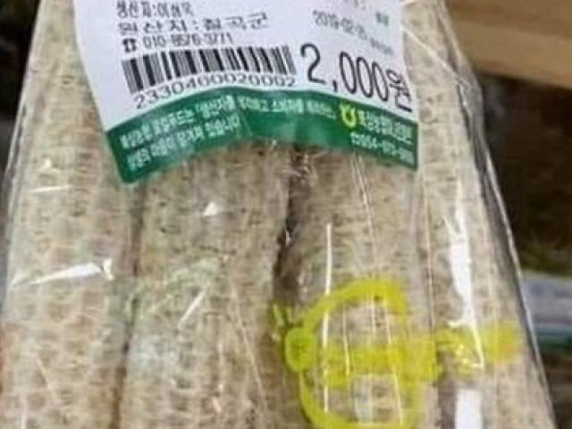 Thị trường - Tiêu dùng - Lạ đời lõi ngô vứt đi giờ lại thành "mỏ tiền", gom không đủ bán