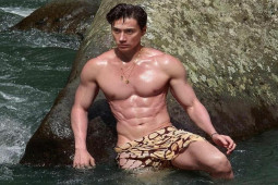 Đàn ông - "Ông chú" U60 trẻ đẹp như trai 18, thách thức cả thời gian nhờ vào bí quyết đơn giản