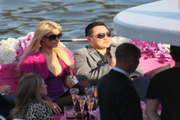 Đàn ông - "Cú ngã ngựa" đau đớn của thiếu gia chuyên vung tiền bao nuôi các mỹ nhân đình đám