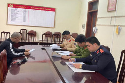 Tin tức trong ngày - Diễn biến mới vụ tài xế ô tô có nồng độ cồn kịch khung, túm áo, vật ngã CSGT