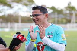 Bóng đá - HLV Kiatisak: HAGL tôn trọng và cảm ơn VPF