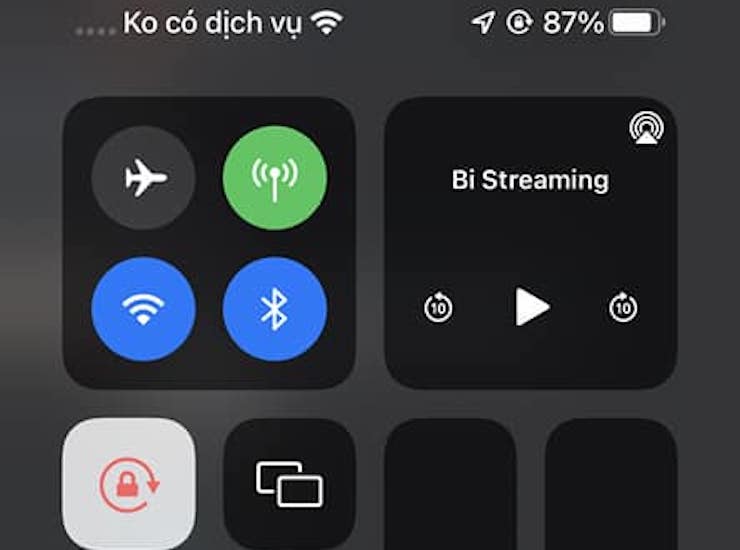 Thông báo "Ko có dịch vụ" trên một iPhone sử dụng SIM mạng VinaPhone.