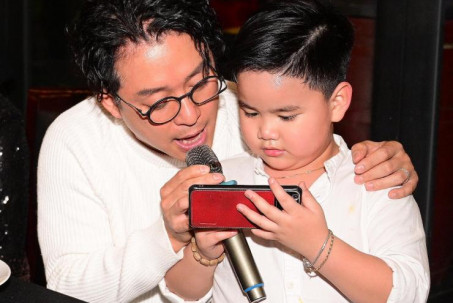 Con trai 5 tuổi của Trang Nhung "song ca" với Tuấn Hưng trong tiệc sinh nhật hoành tráng