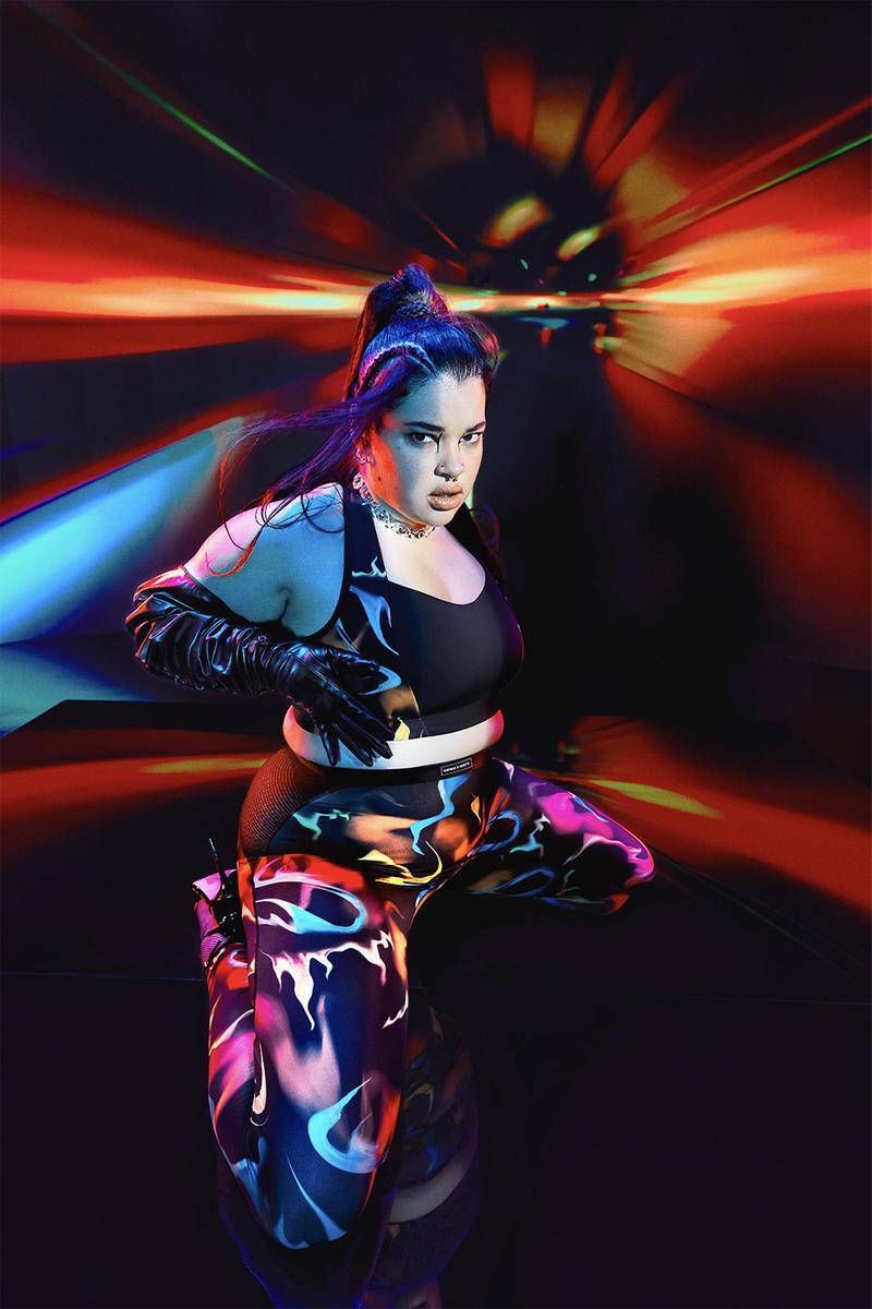 Savage x Fenty của Rihanna bùng cháy với BST tay đua rực lửa - 10