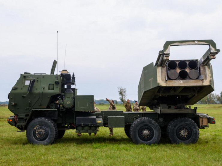 GLSDB có thể được khai hỏa từ các xe phóng HIMARS mà Mỹ viện trợ Ukraine. Ảnh: GettyImages